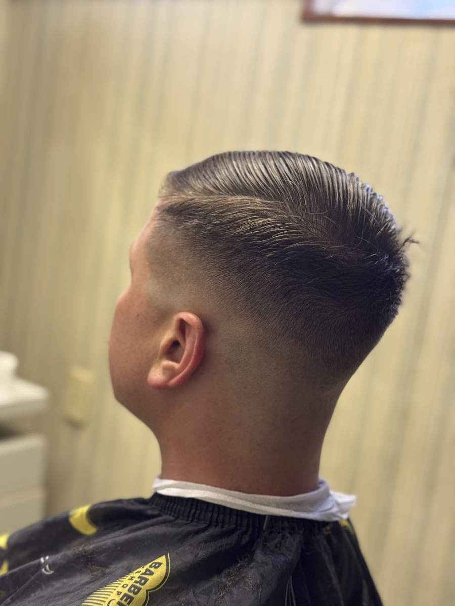 Beard with shape-up